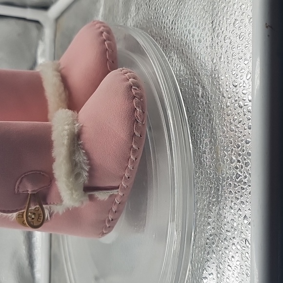 H Pink Suede Moccasin With White Faux Fur Boots Sz 2 - Picture 5 of 10